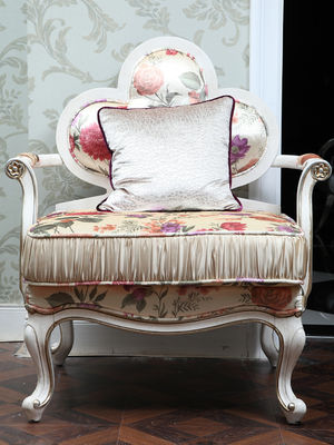 ISO9001 Antique High Back Upholstered Chairs Champagne Velvet Snuggle Chair
